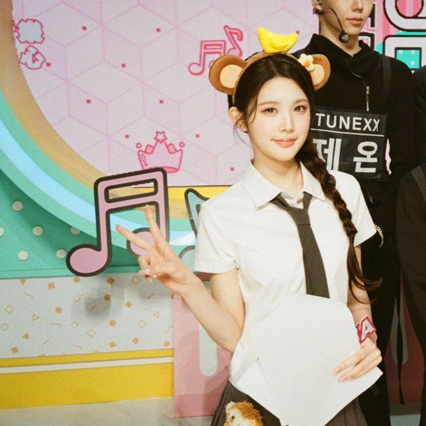 하츠투하츠 (음악중심 FD 인스타)8