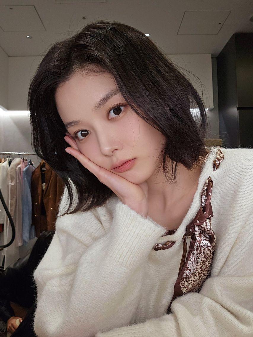 김유정 260307 투데이어썸0