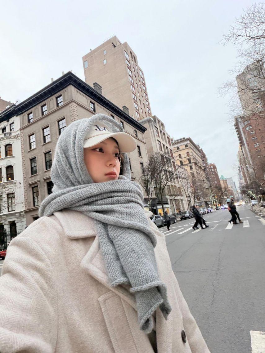 엄지 VIVIZ비비지 인별14