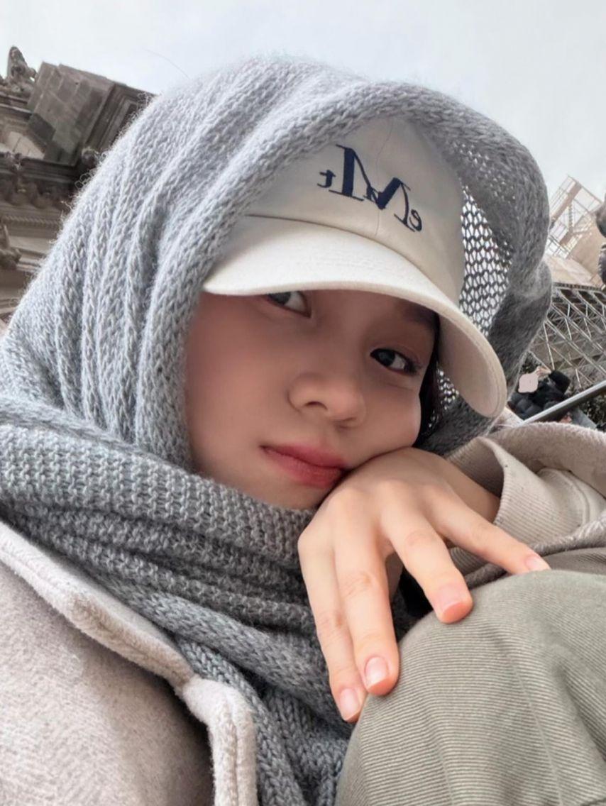 엄지 VIVIZ비비지 인별17