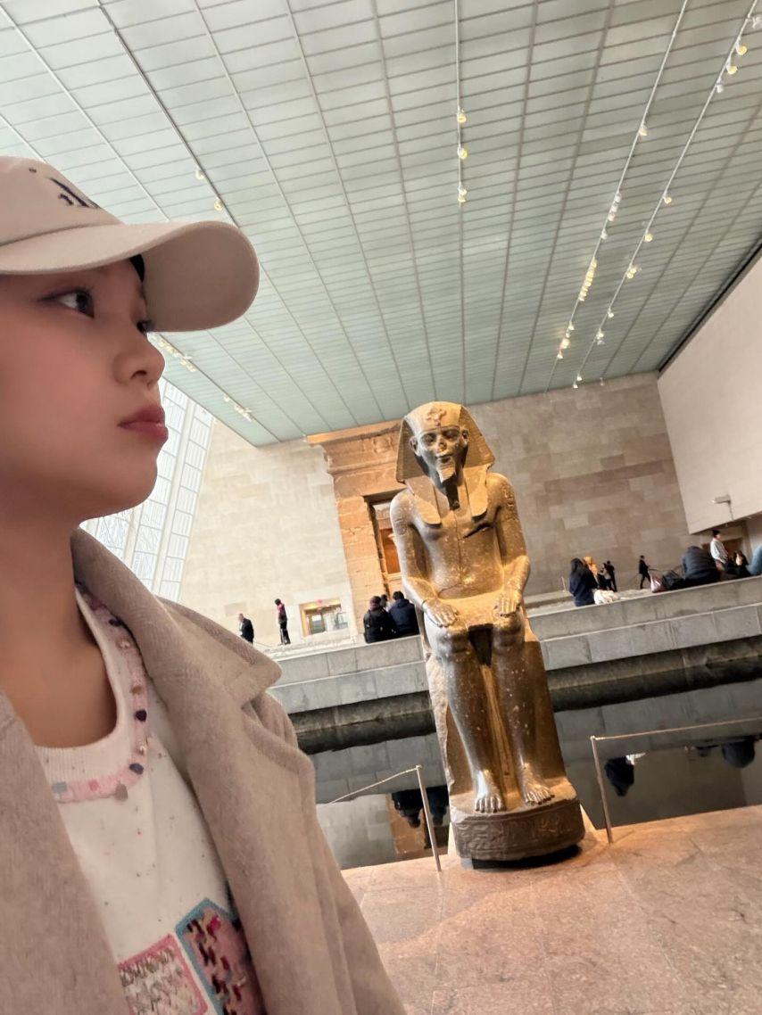 엄지 VIVIZ비비지 인별4