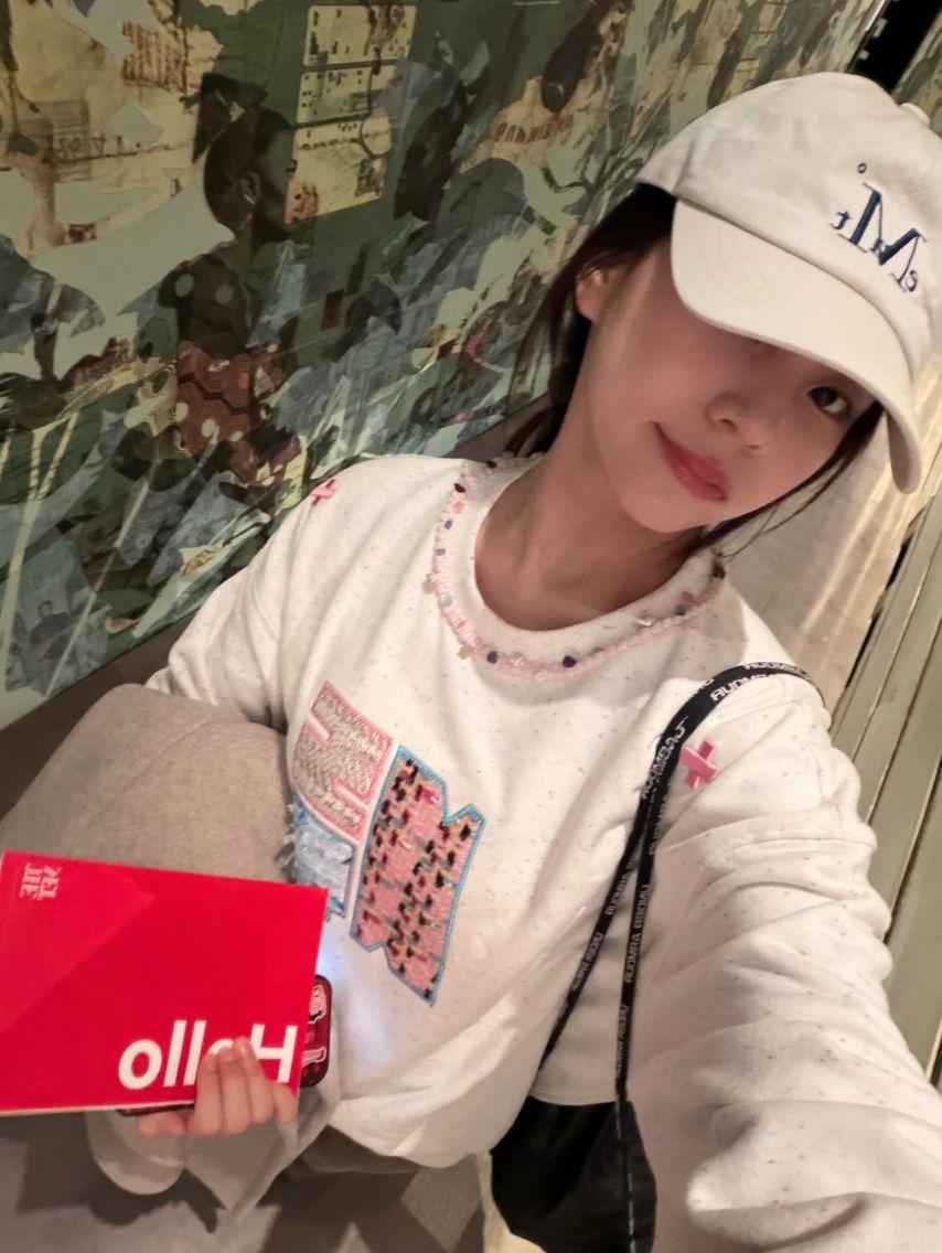 엄지 VIVIZ비비지 인별5