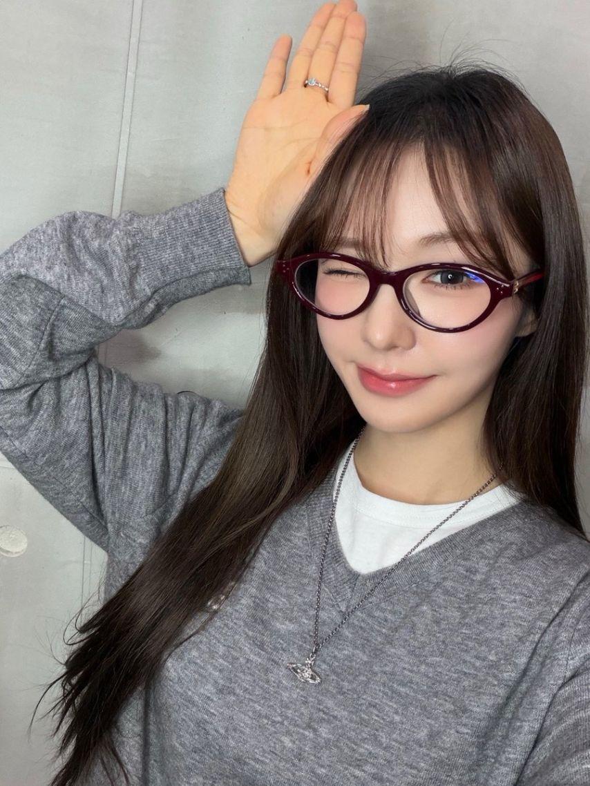 나나 WOOAH우아 릴스 등 010309 생일 | 우연 소라 루시 민서15