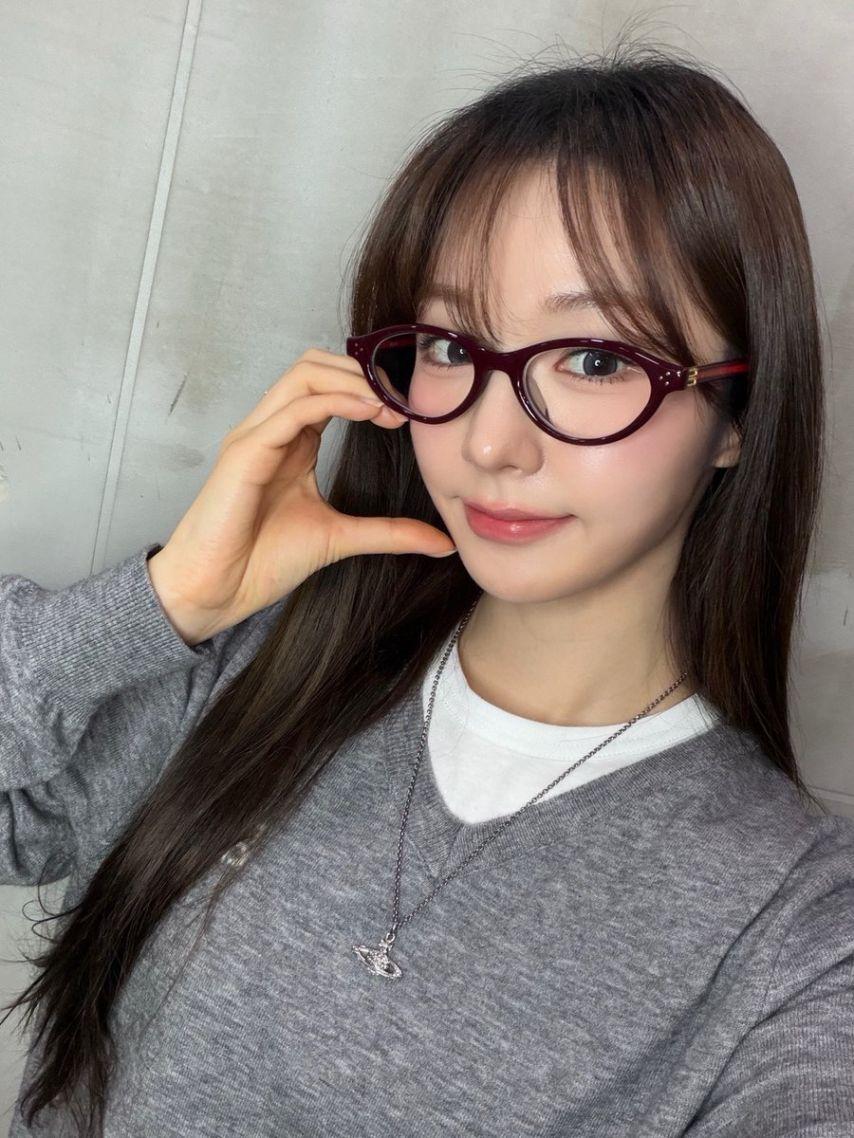 나나 WOOAH우아 릴스 등 010309 생일 | 우연 소라 루시 민서16