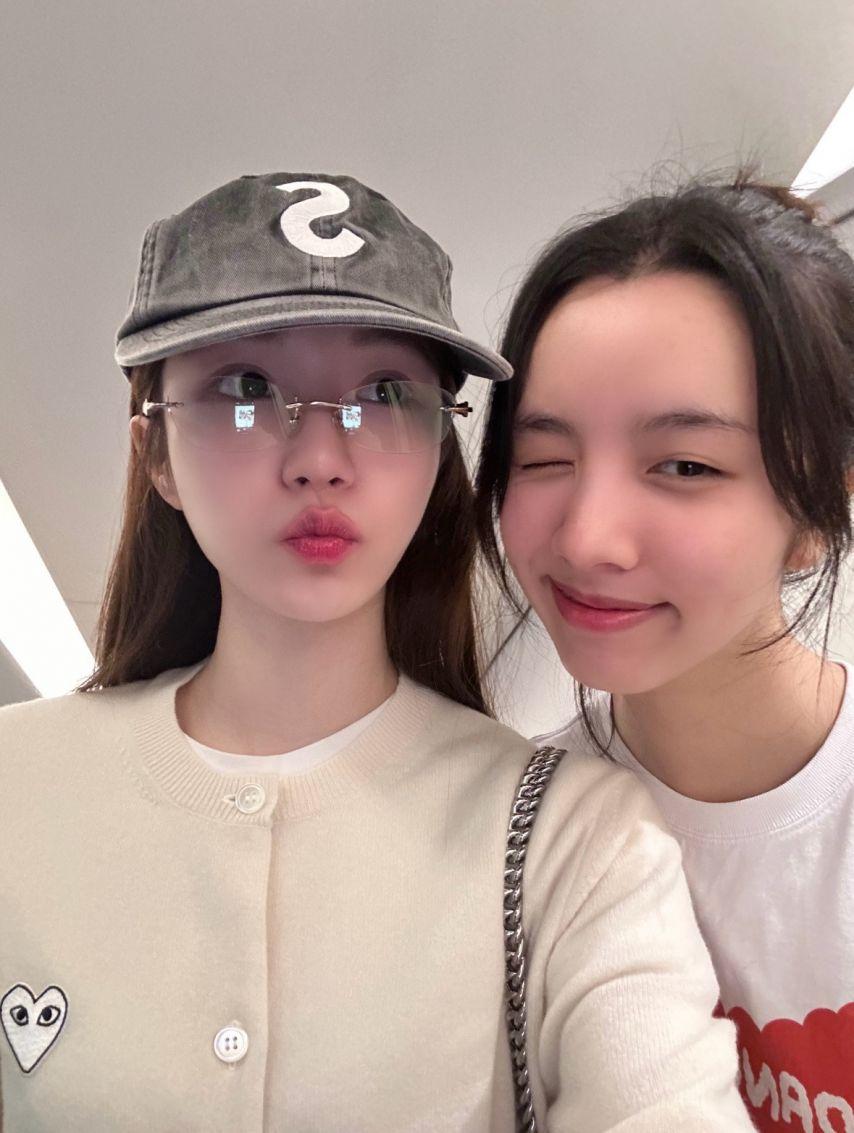 나나 WOOAH우아 릴스 등 010309 생일 | 우연 소라 루시 민서25