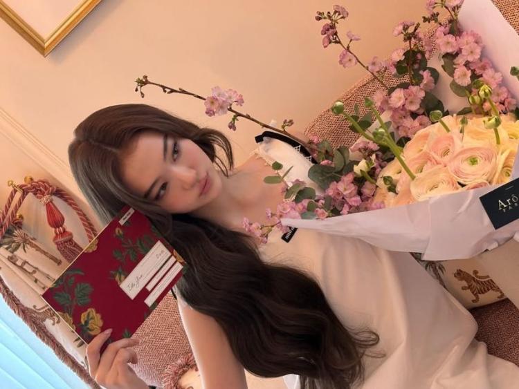 MEOVV (미야오) 엘라0