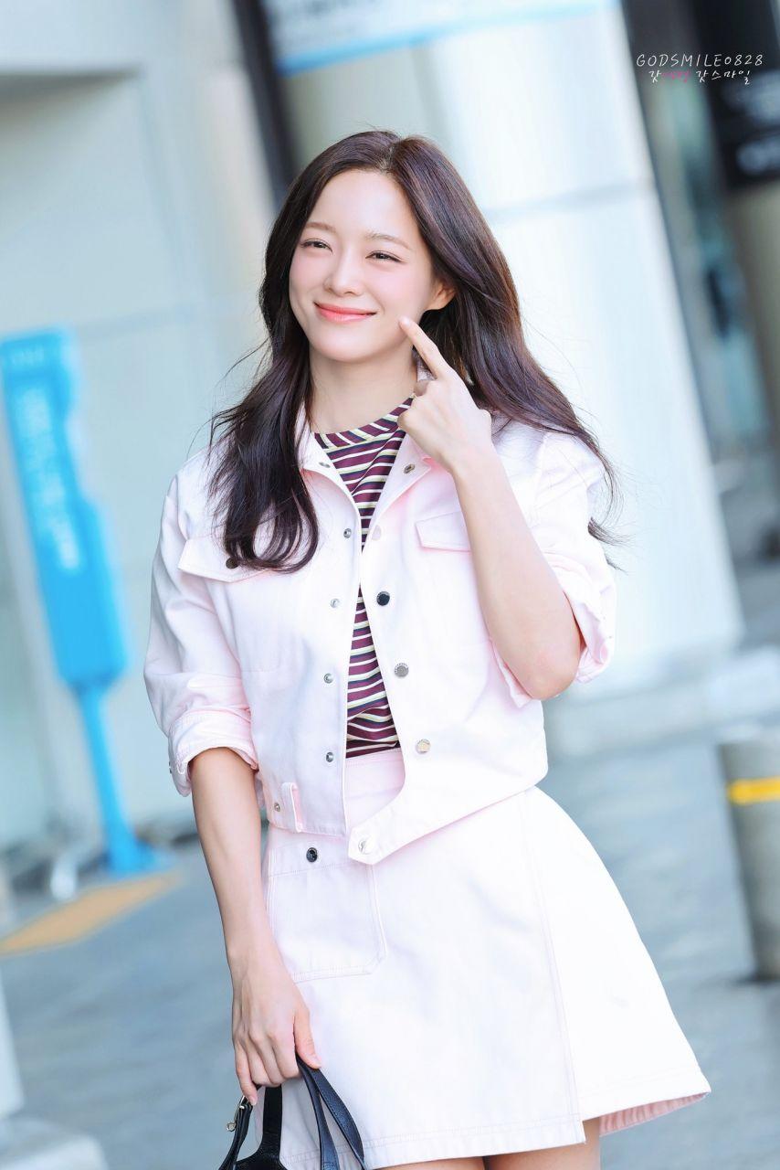 김세정 260313 출국6