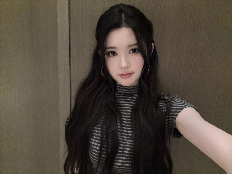 하츠투하츠 카르멘, 에이나0