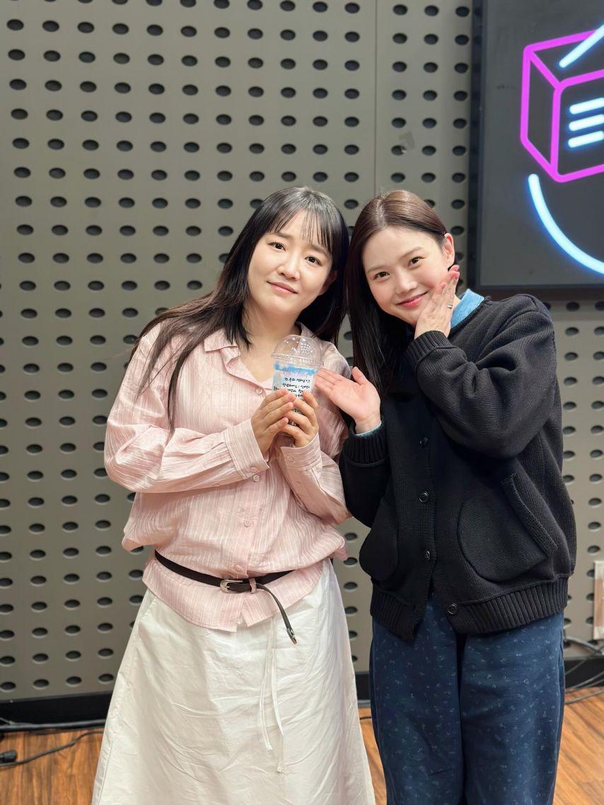 효정 오마이걸 with 윤하 볼륨을높여요0