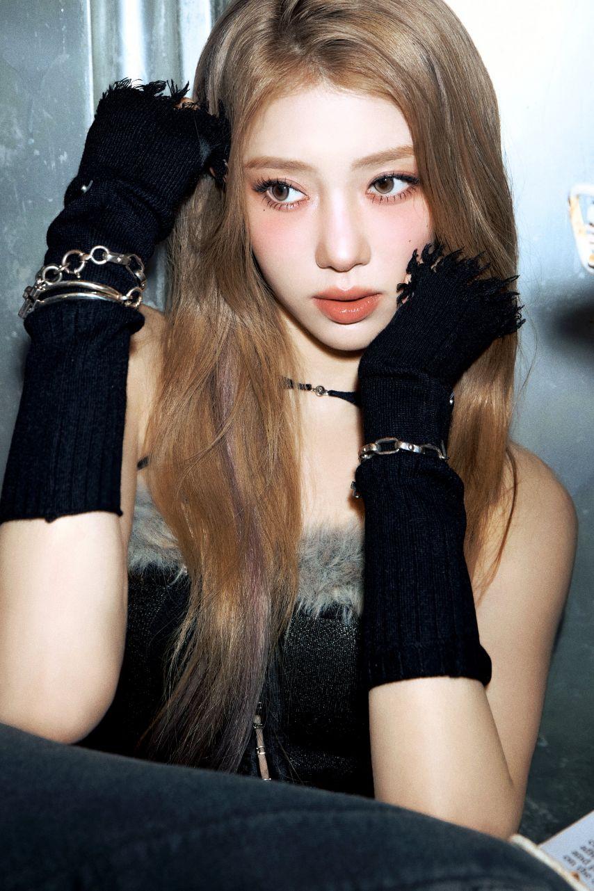 Kep1er l Concept Photo 1  Kep1er The 8th Mini Album [CRACK CODE]3