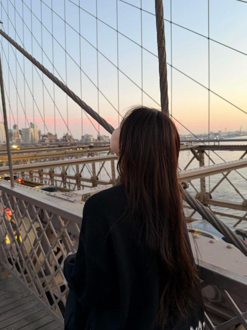 엄지 VIVIZ비비지 인별/ 신비 엄지 은하 손보단엉덩이가좋은사이16