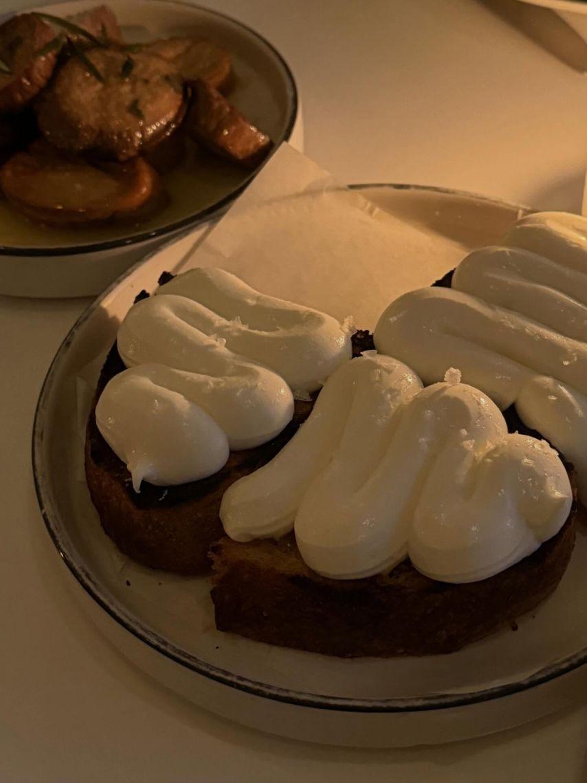 엄지 VIVIZ비비지 인별/ 신비 엄지 은하 손보단엉덩이가좋은사이3