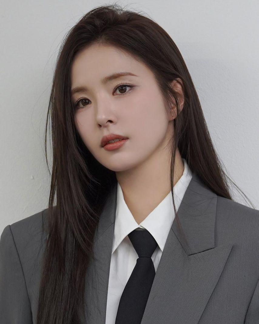 [신세경] 봄날의 햇살 같은 수트세경 비하인드13