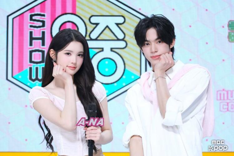 하츠투하츠 에이나, 투어스 도훈0