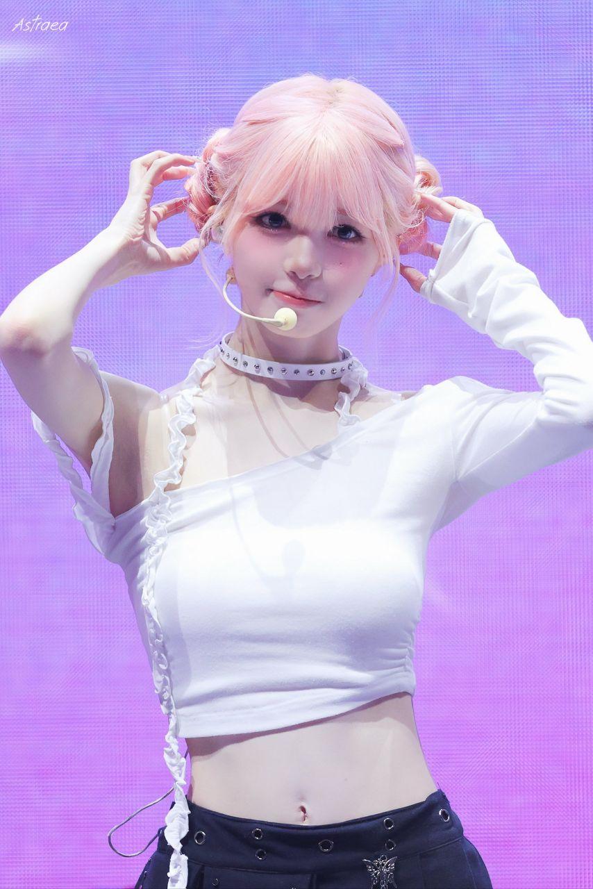 트리플에스 김채원4