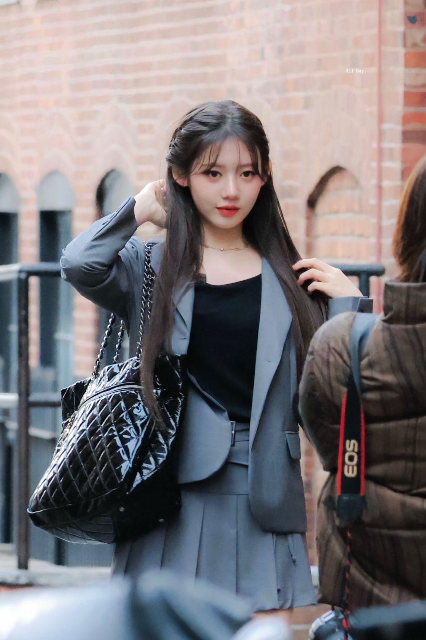 베이비몬스터 로라2