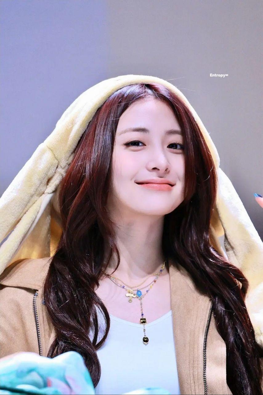 르세라핌 허윤진1