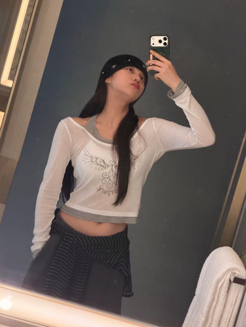 엄지 VIVIZ비비지 인별4