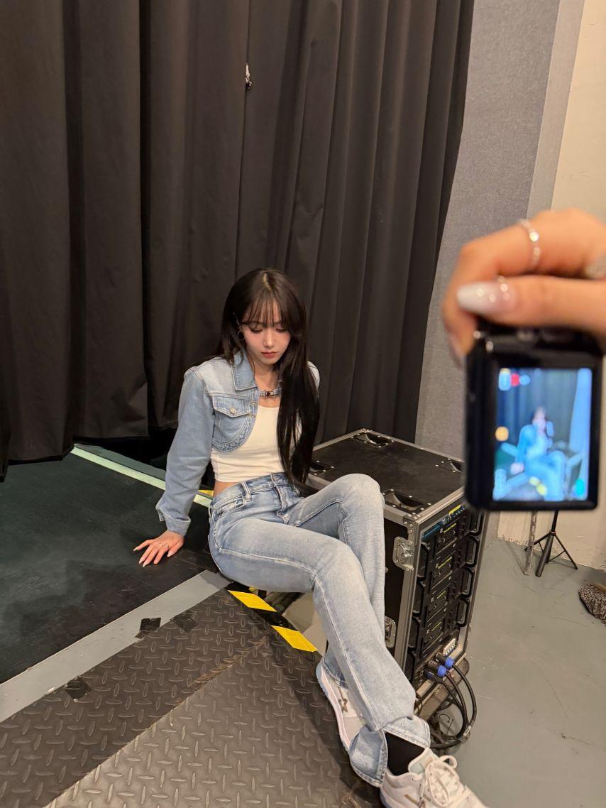 신비 VIVIZ비비지 인별/ 은하 엄지 신비 260328 항저우팬미팅6