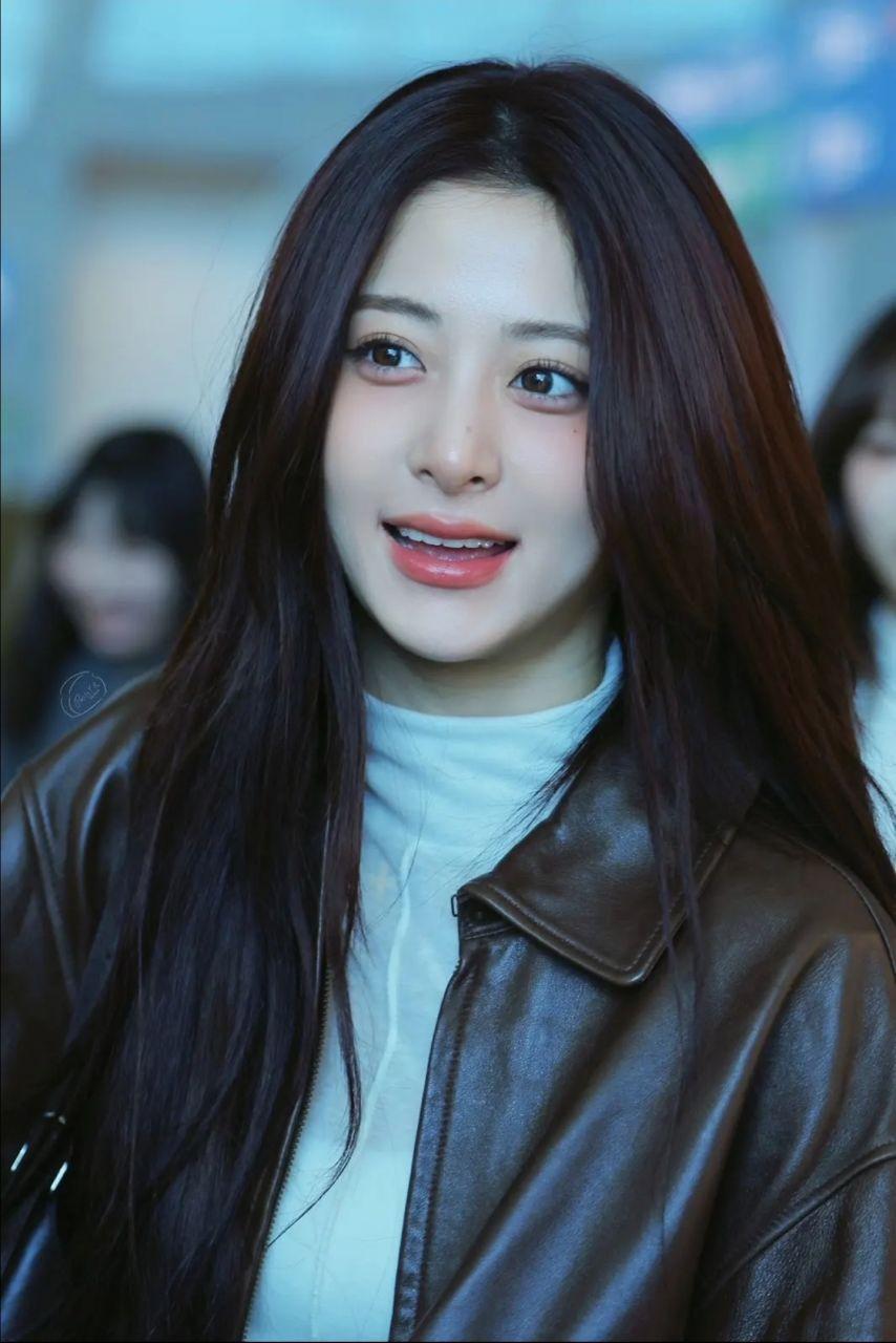 르세라핌 허윤진0