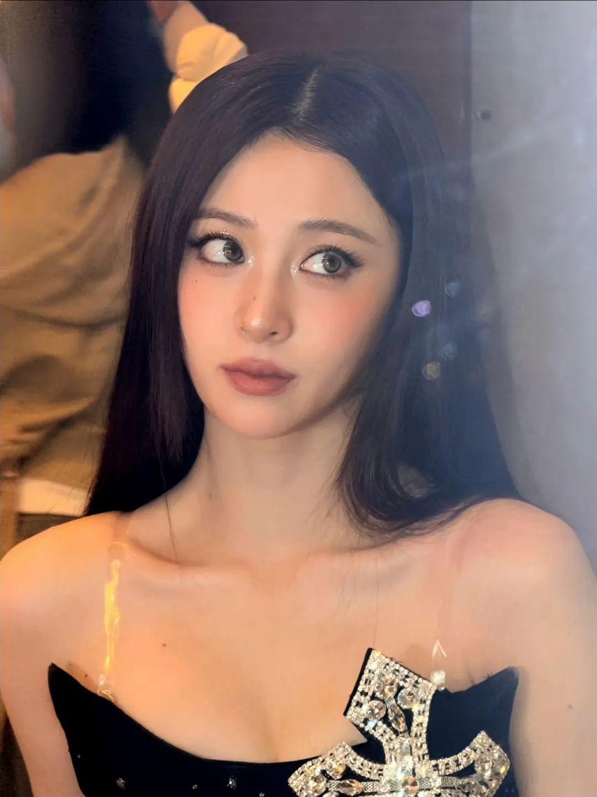 르세라핌 허윤진1