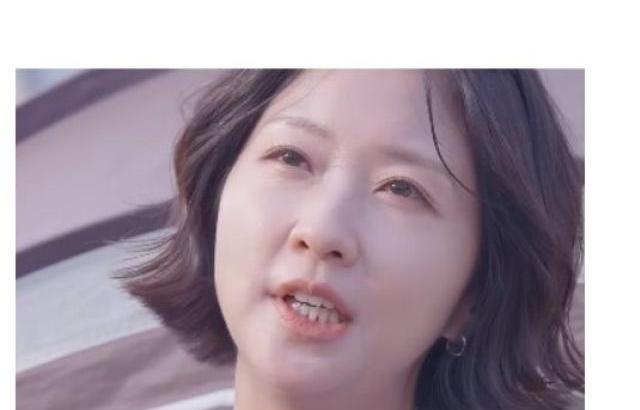 연하한테 번호따였다고 자랑하다 엄청 놀림당하는 40대 아나운서 누나