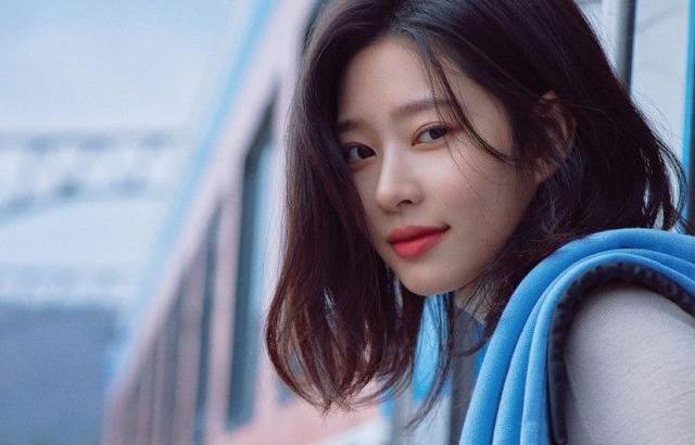 김민주