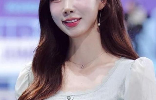 진달래 아나운서