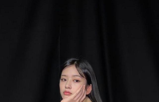 안유진