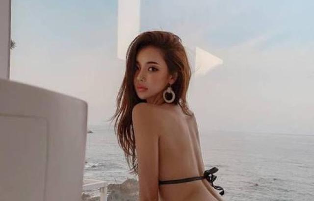 Beachwear model__Park-Da-Hyun