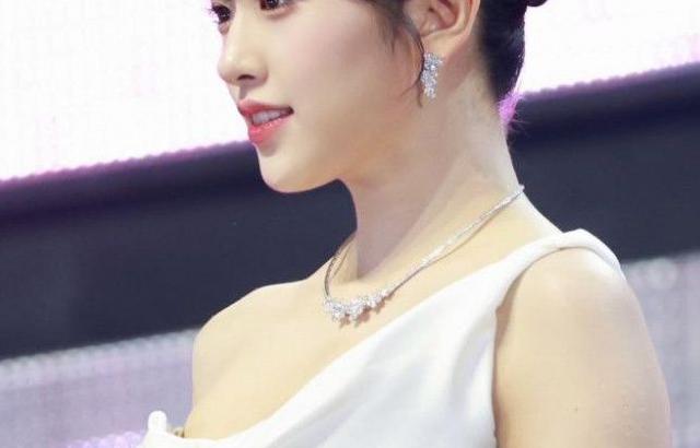 안유진