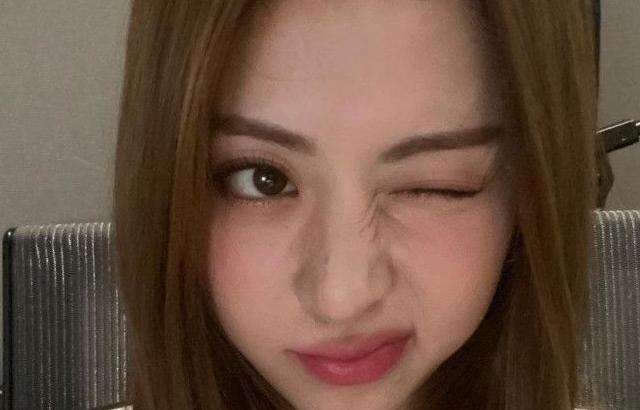 LE SSERAFIM YUNJIN