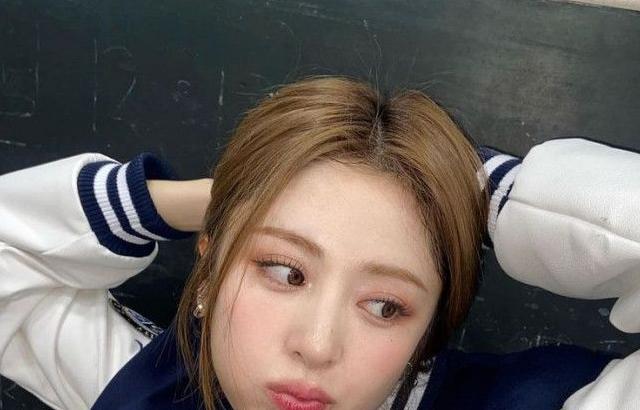 LE SSERAFIM YUNJIN