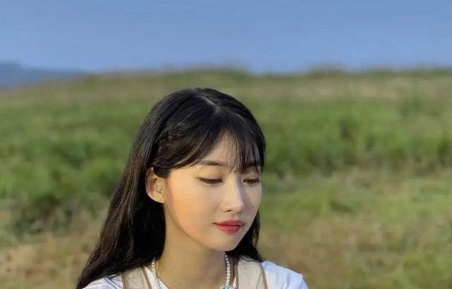 EVERGLOW Sihyeon