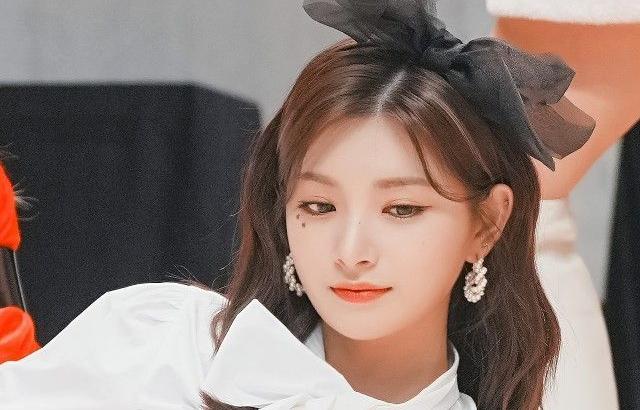 EVERGLOW 왕이런