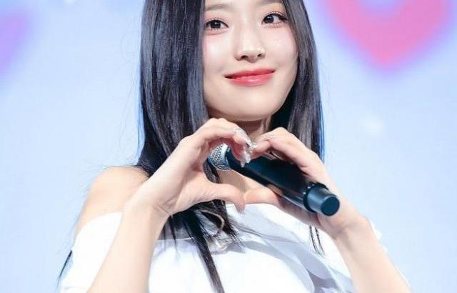 이새롬 (프로미스나인)