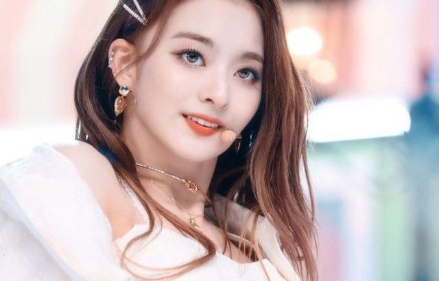 프로미스나인 이나경