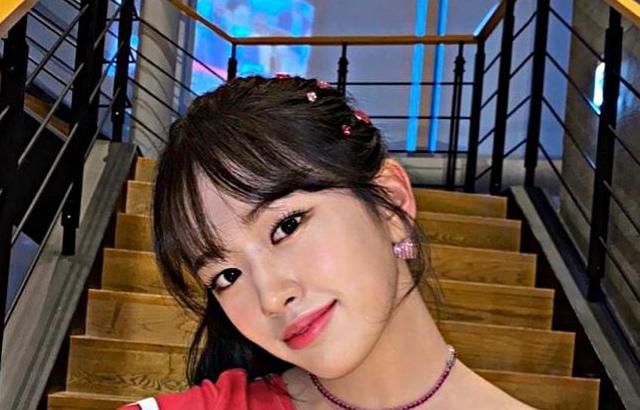 IVE AN YUJIN