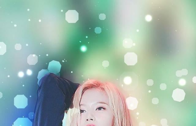 TWICE SANA