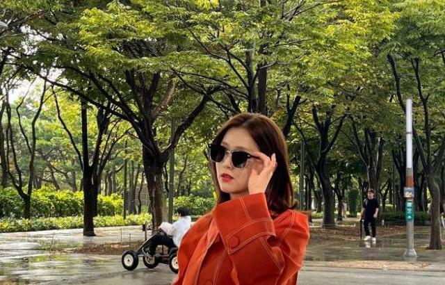 김지은