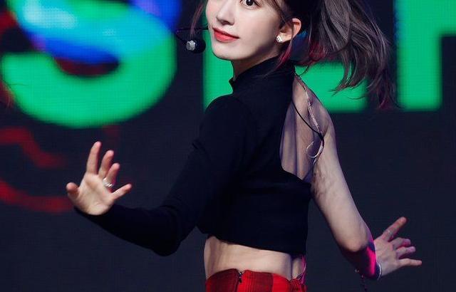 LE SSERAFIM SAKURA
