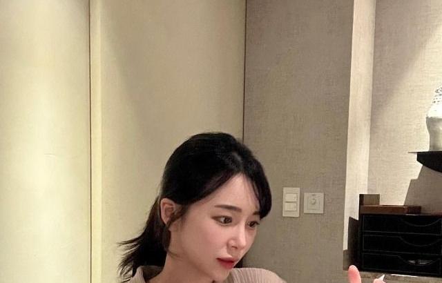 이윤지 아나운서