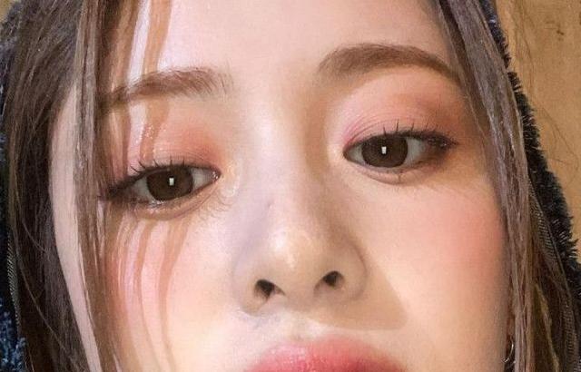 LE SSERAFIM YUNJIN