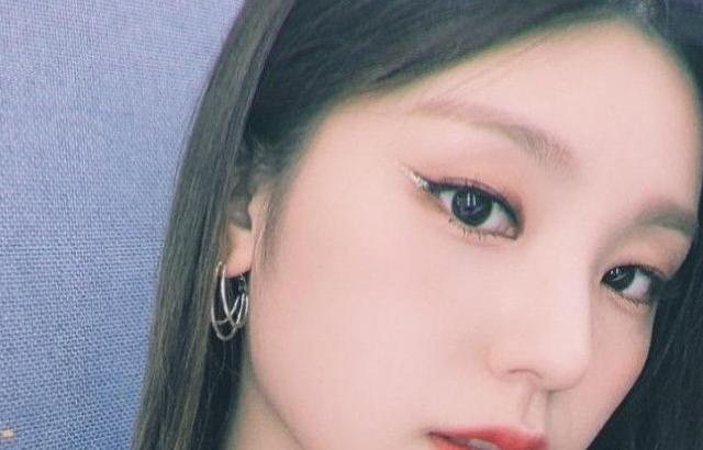 긴생머리 예지