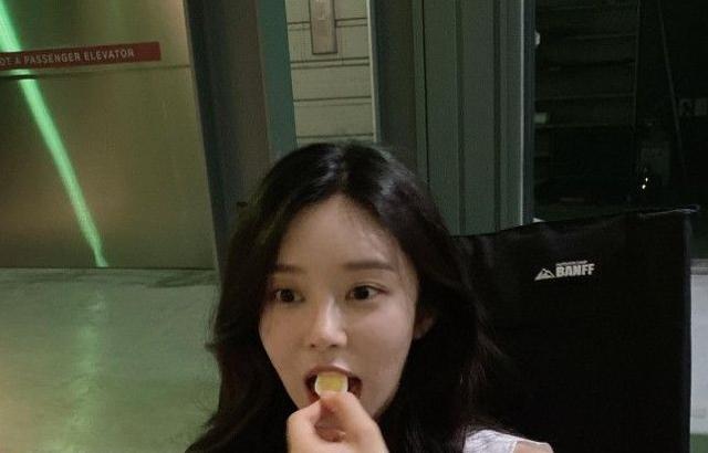 젤리 먹는 이주빈