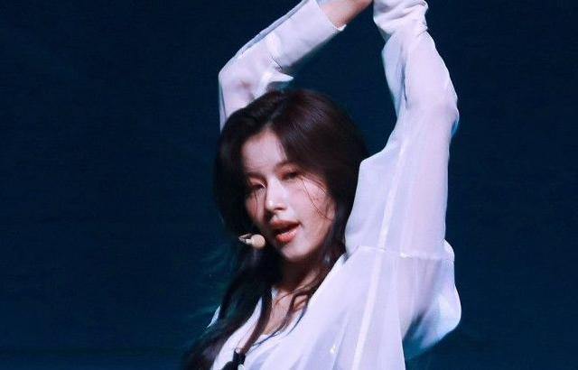 TWICE SANA