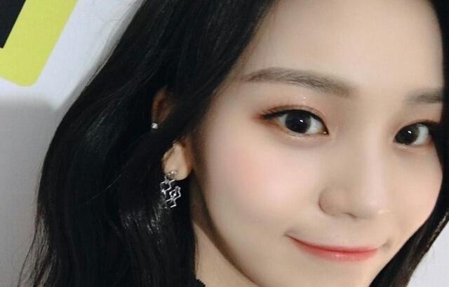 엄지 최근