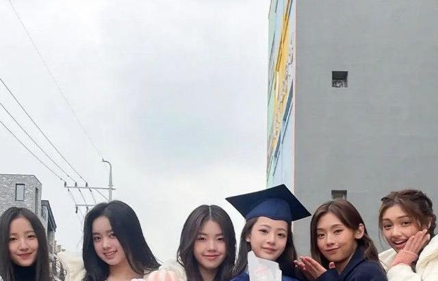 졸업식 사진 올라온 아이돌