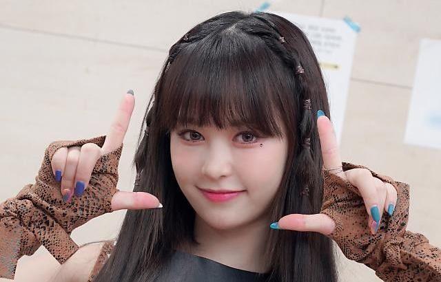 EVERGLOW Jiwon