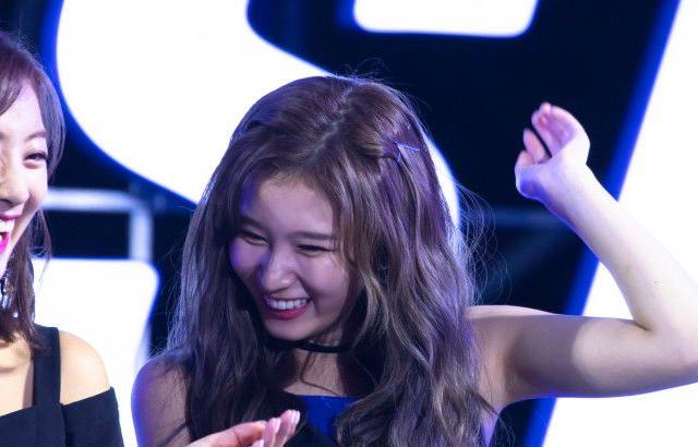 트와이스 사나
